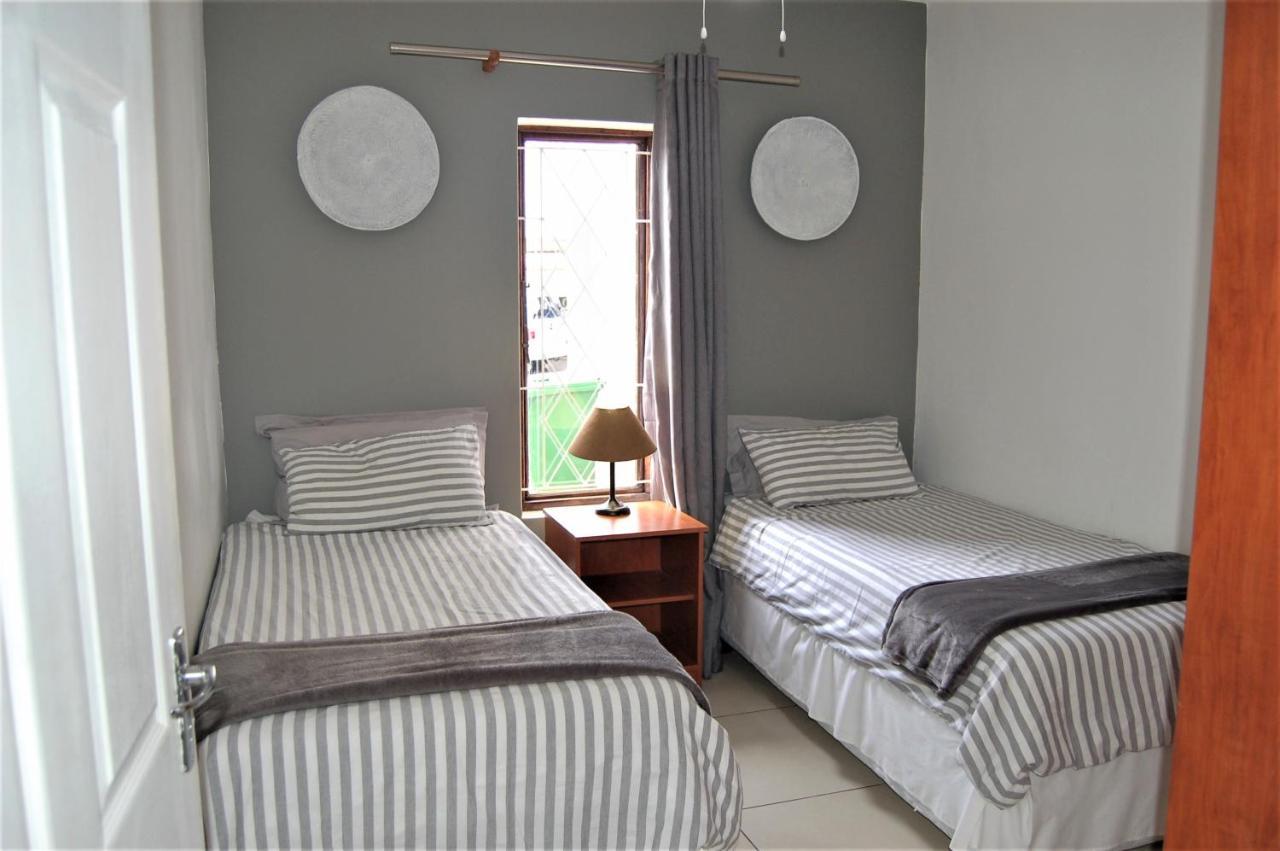 28 And 29 The Bridge Apartment St Lucia Luaran gambar