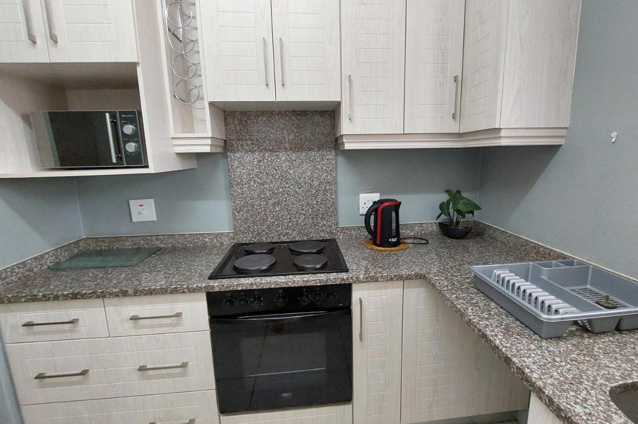 28 And 29 The Bridge Apartment St Lucia Luaran gambar